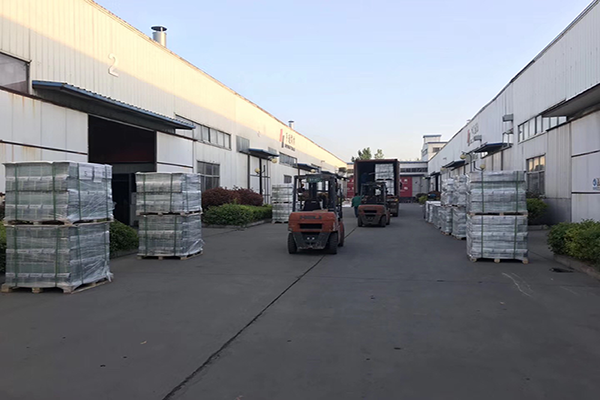 After the customer visited the factory, the first one ordered a brake pad for the container.